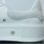 MQ CANVAS WHITE