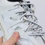 TRACK WHITE