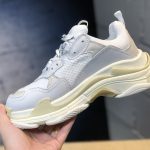 TRIPLE WHITE - Image 8