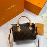 L-V BAG CREAM - Image 3