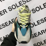 700