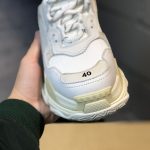 TRIPLE WHITE - Image 6