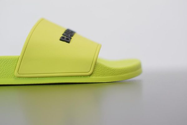 YELLOW LOGO SLIDER - Image 4