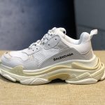 TRIPLE WHITE - Image 2