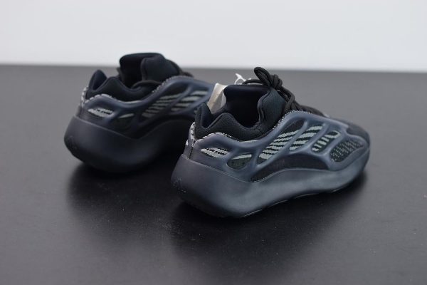 700 V3 BLACK - Image 4