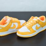 DUNK LOW YELLOW - Image 10