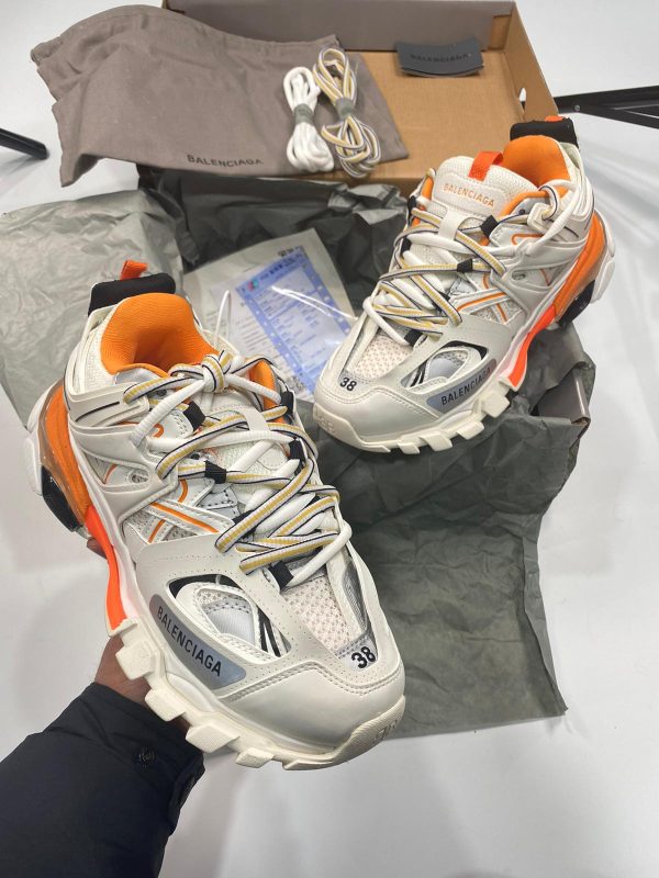 ORANGE TRACK - Image 2