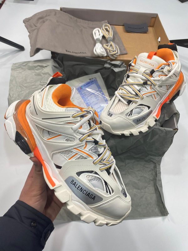 ORANGE TRACK - Image 8