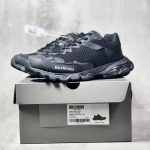 TRACK BLACK