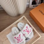 L-V FLUFFY SLIPPERS - Image 5