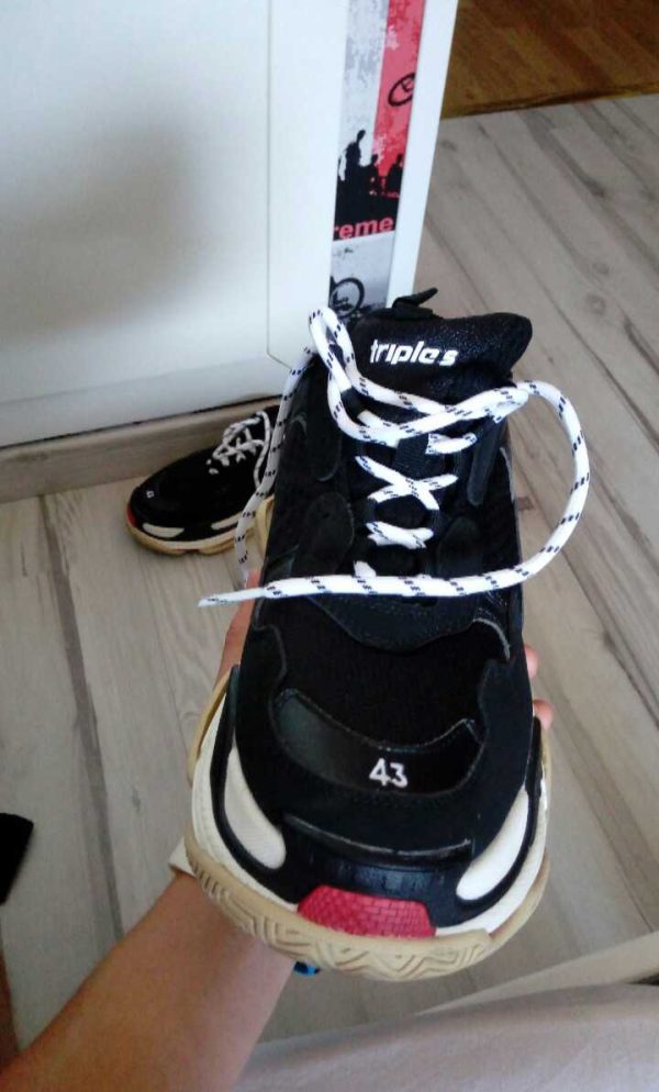 TRIPLE BLACK UPER - Image 4