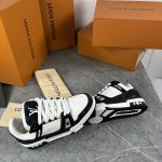 lV TRAINER BLACK - Image 4