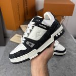 lV TRAINER BLACK