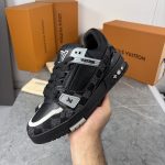 lV TRAINER BLACK