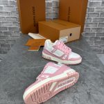 lV PINK - Image 5