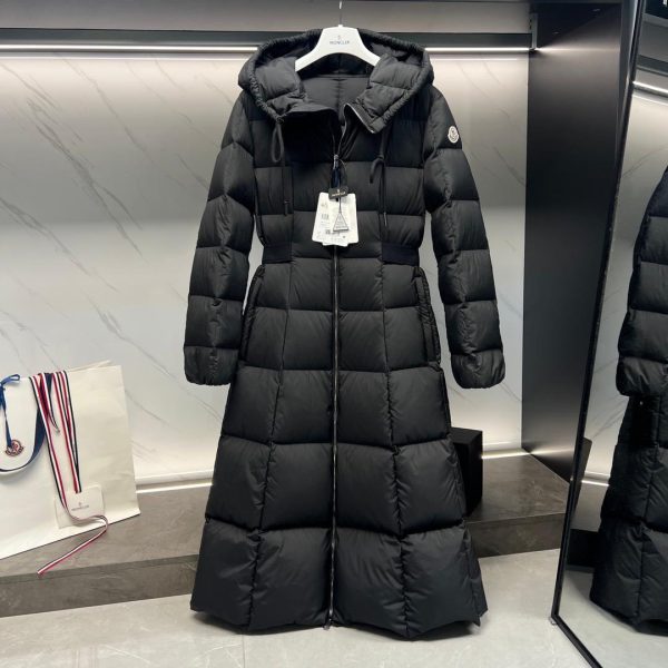 Cler Women Jacket
Pre order only