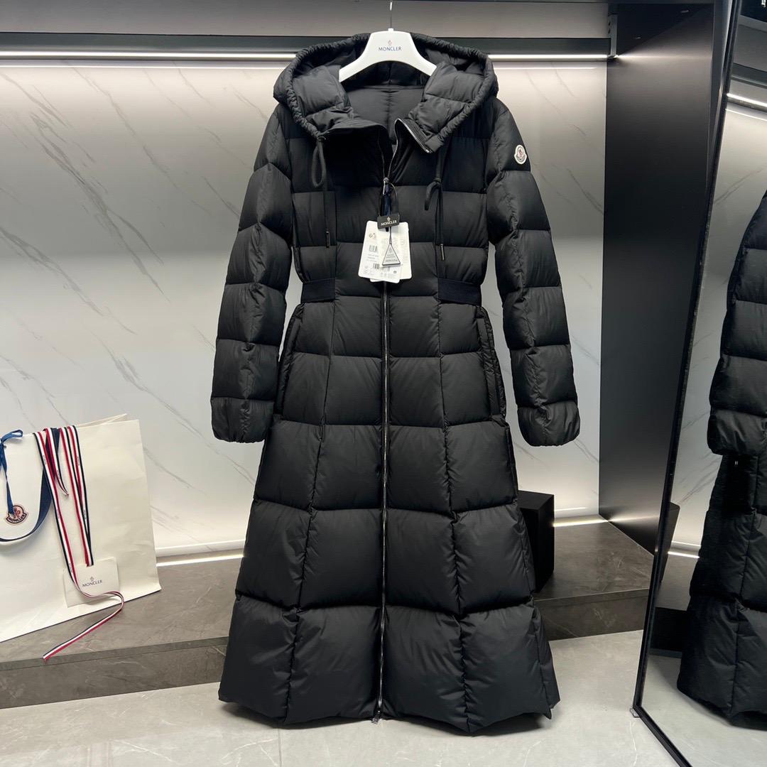 Cler Women Jacket
Pre order only