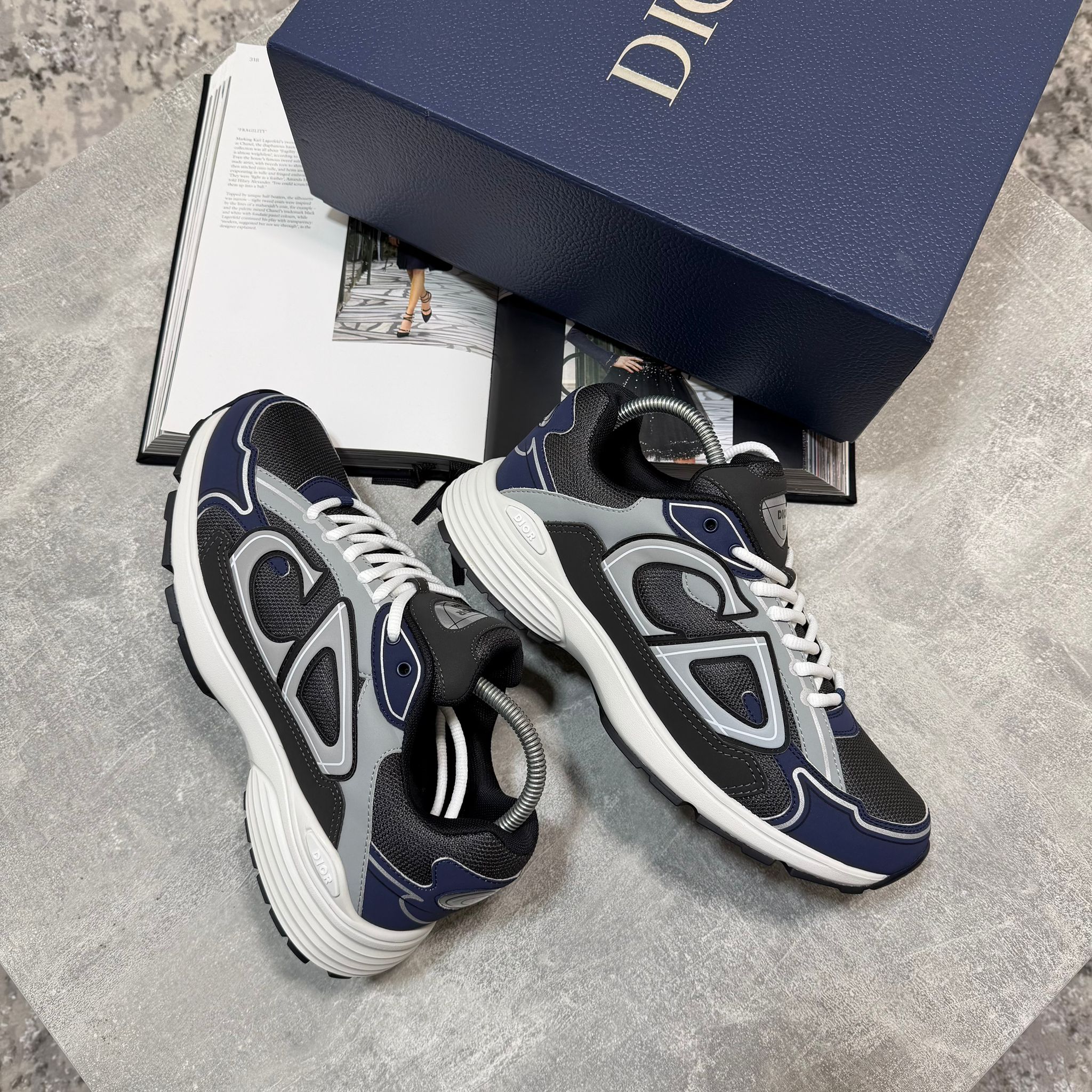B30 Blue n White