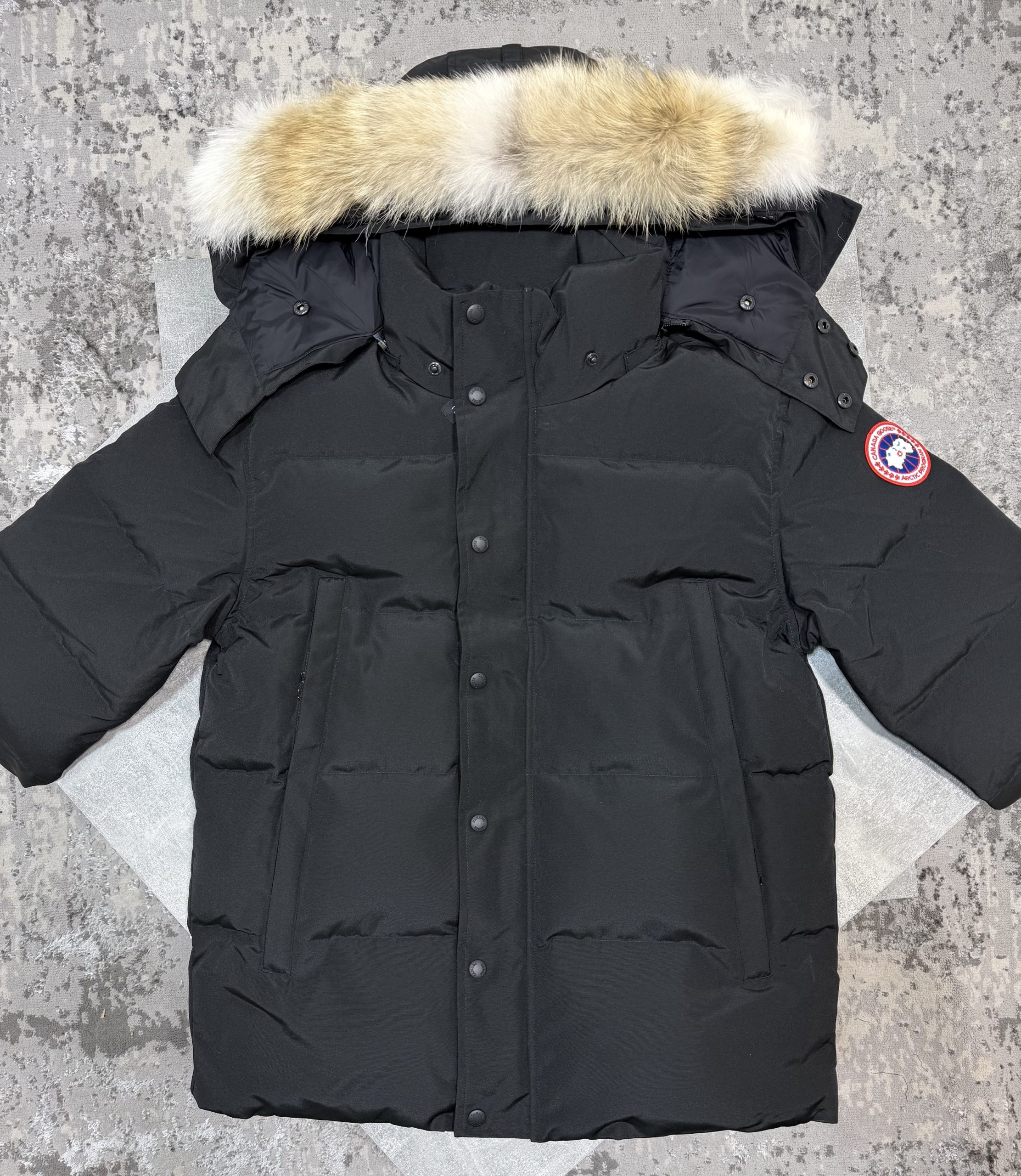 Goose Wyndham Jacket Black
Detachable Hood and Fur - Image 3