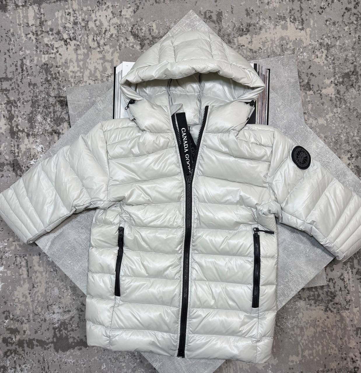 CG Crofton White