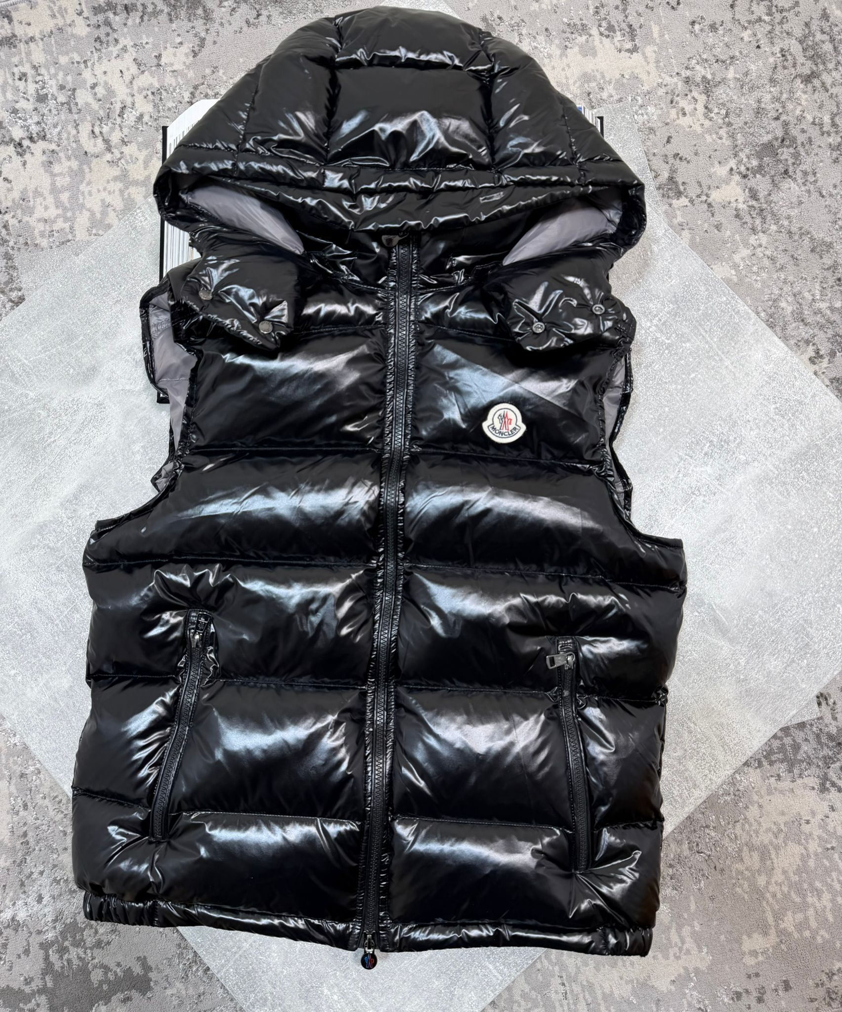 Cler Hooded Body warmer - Image 2