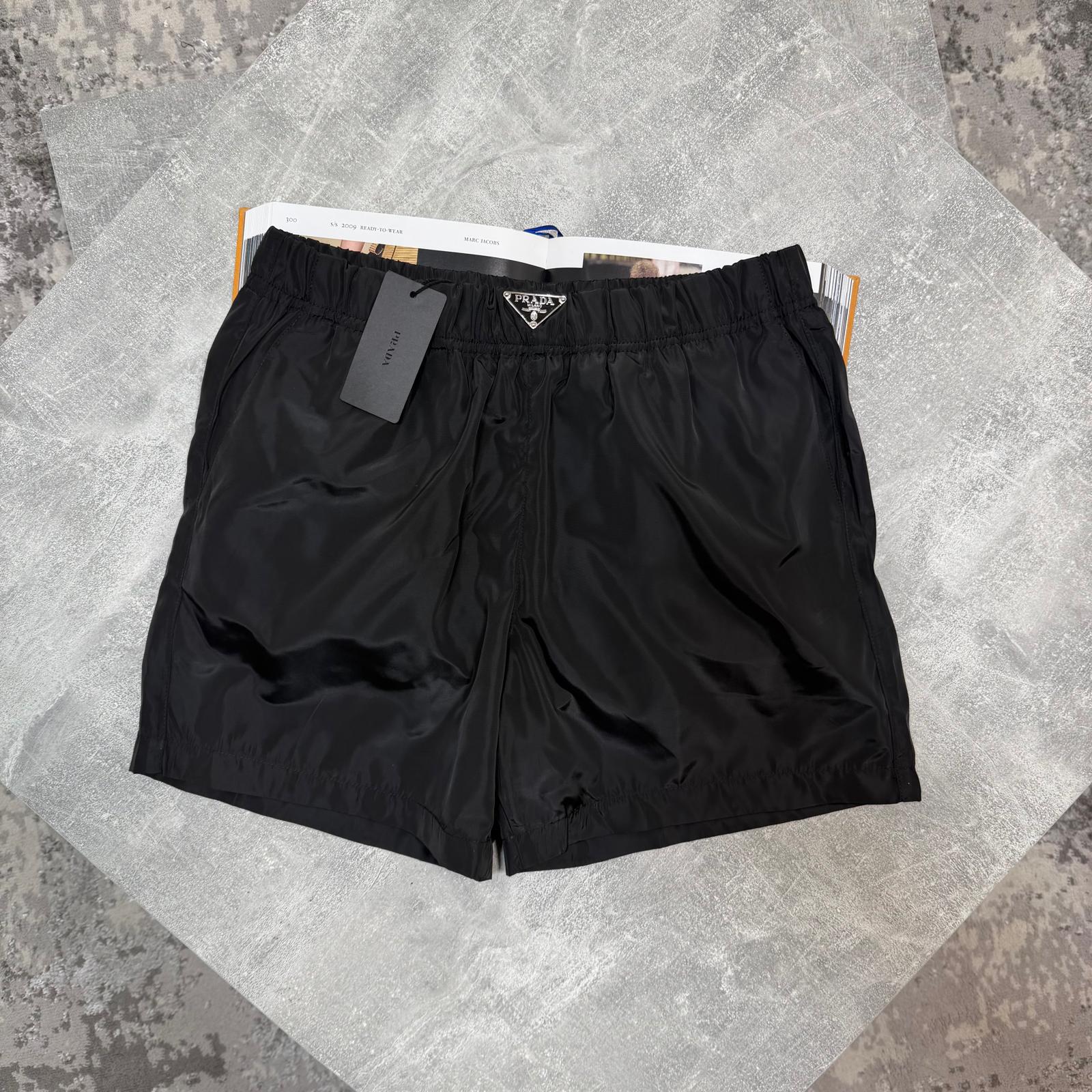 Rada Shorts Black