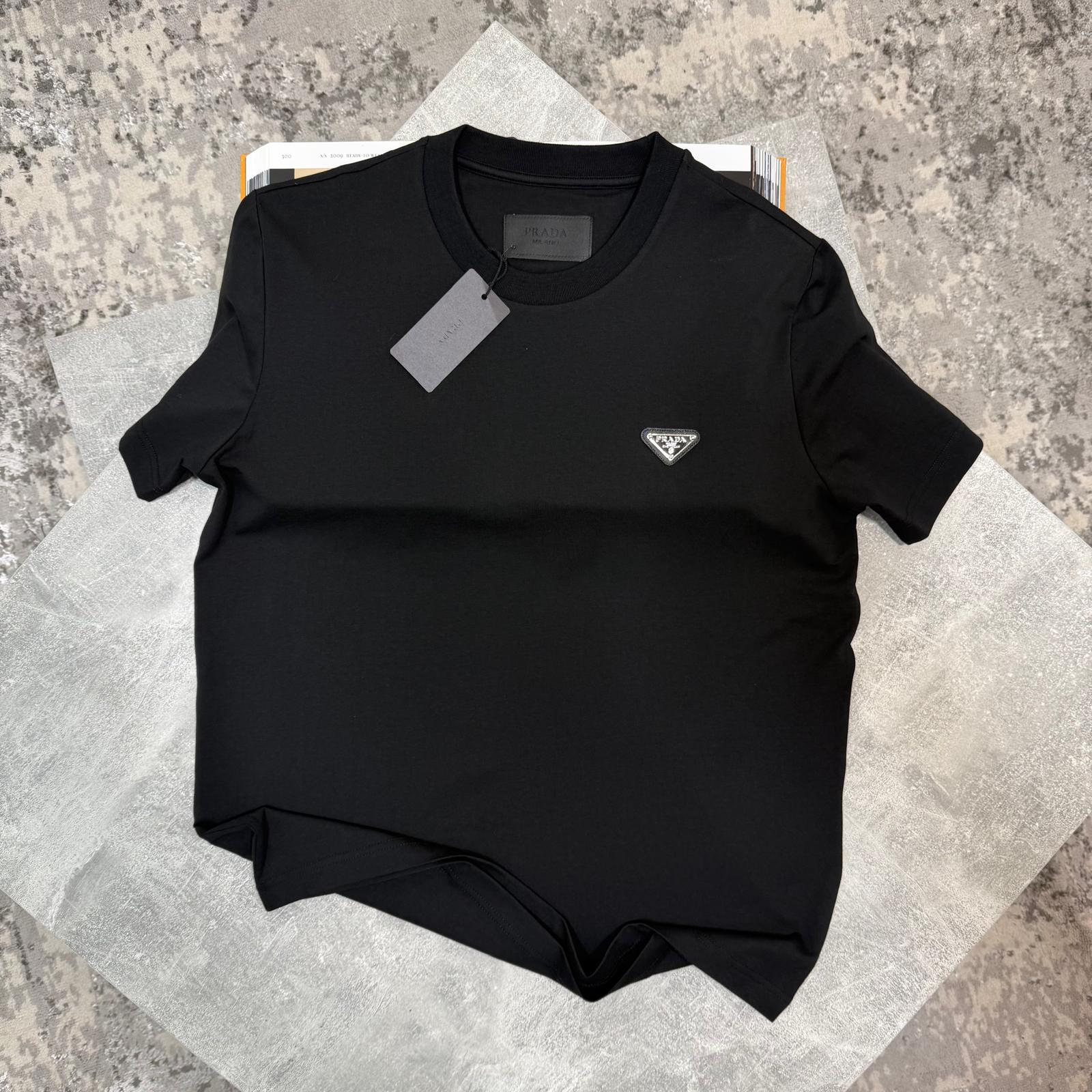 Rada Tshirt Black