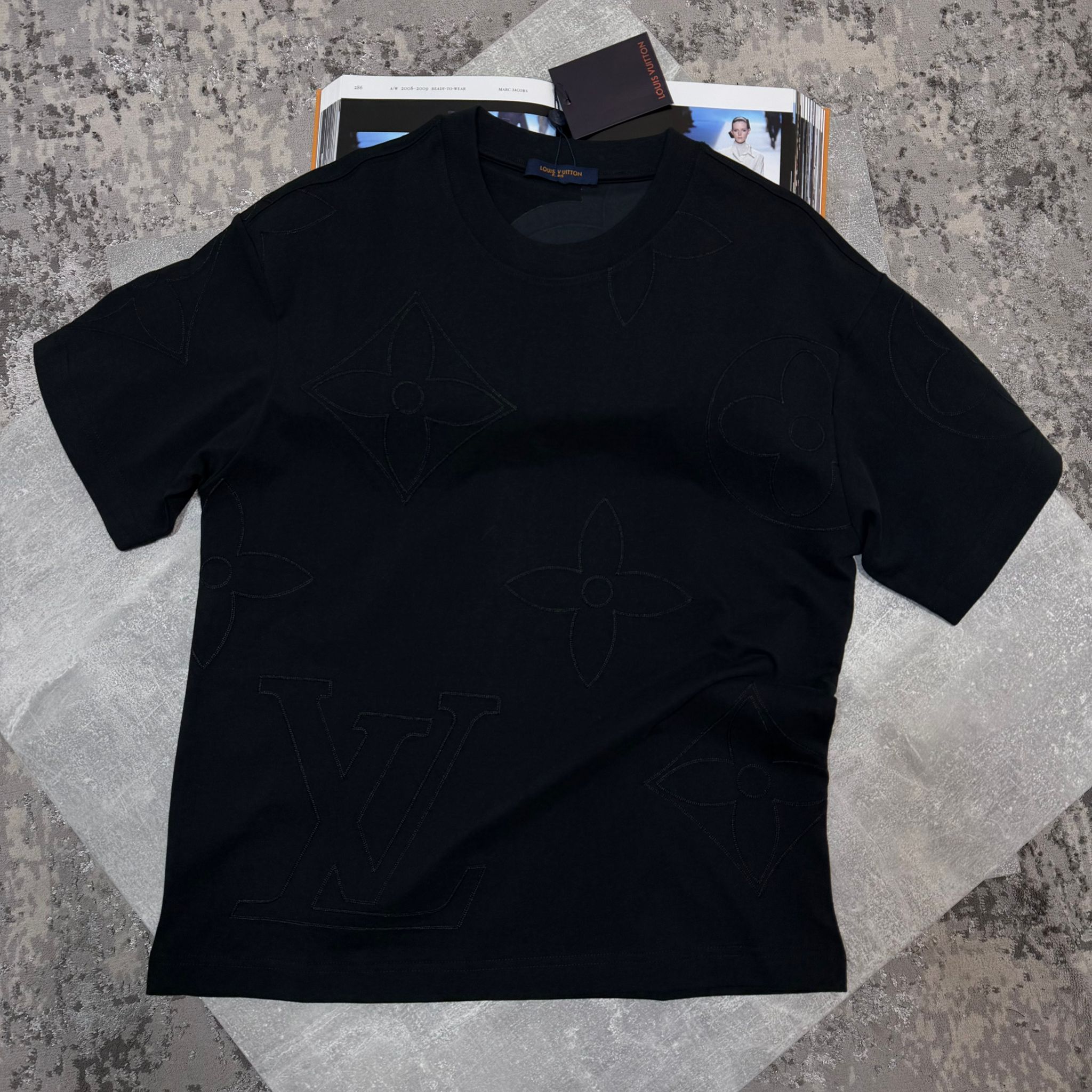 LV tshirt Black