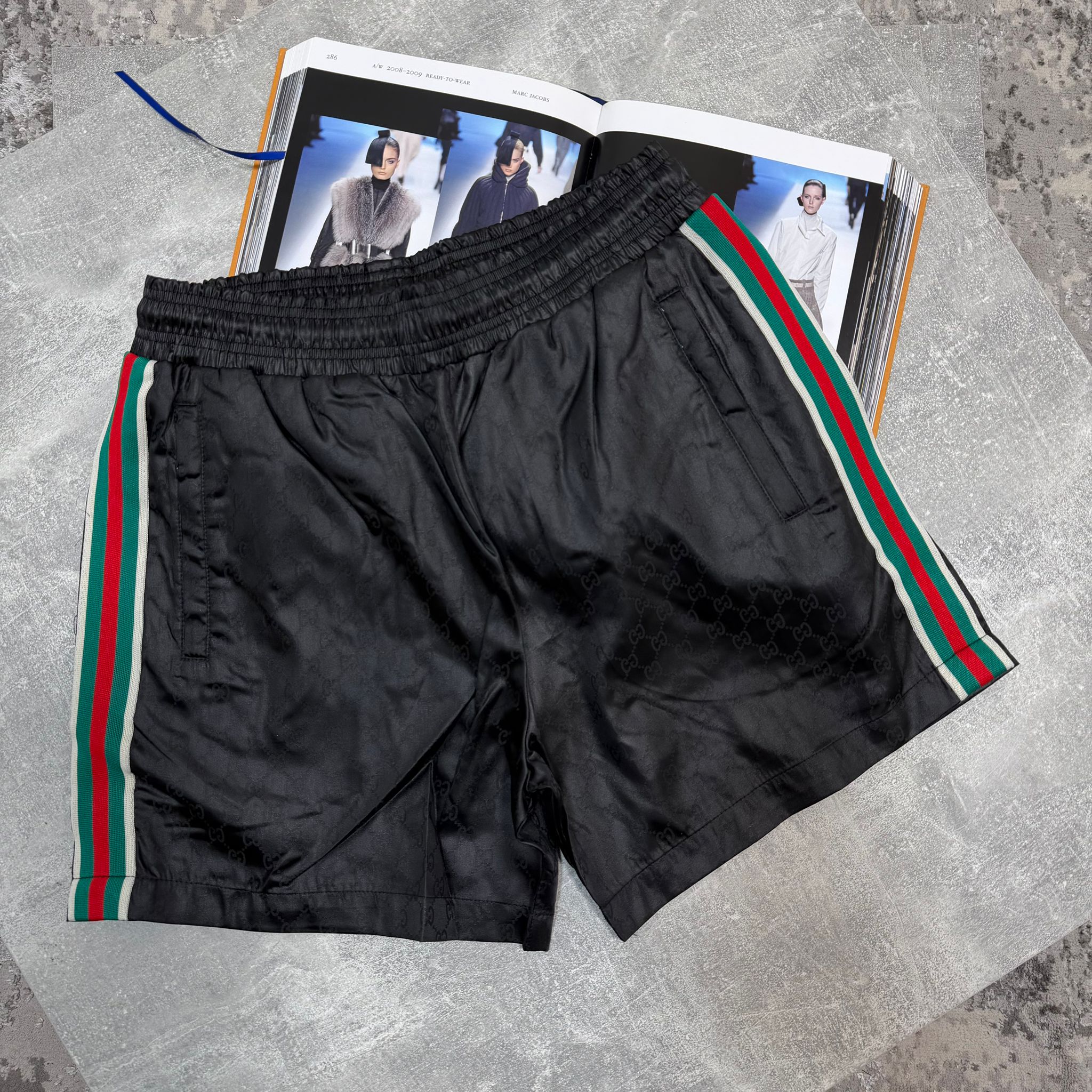 Ucci Shorts Black