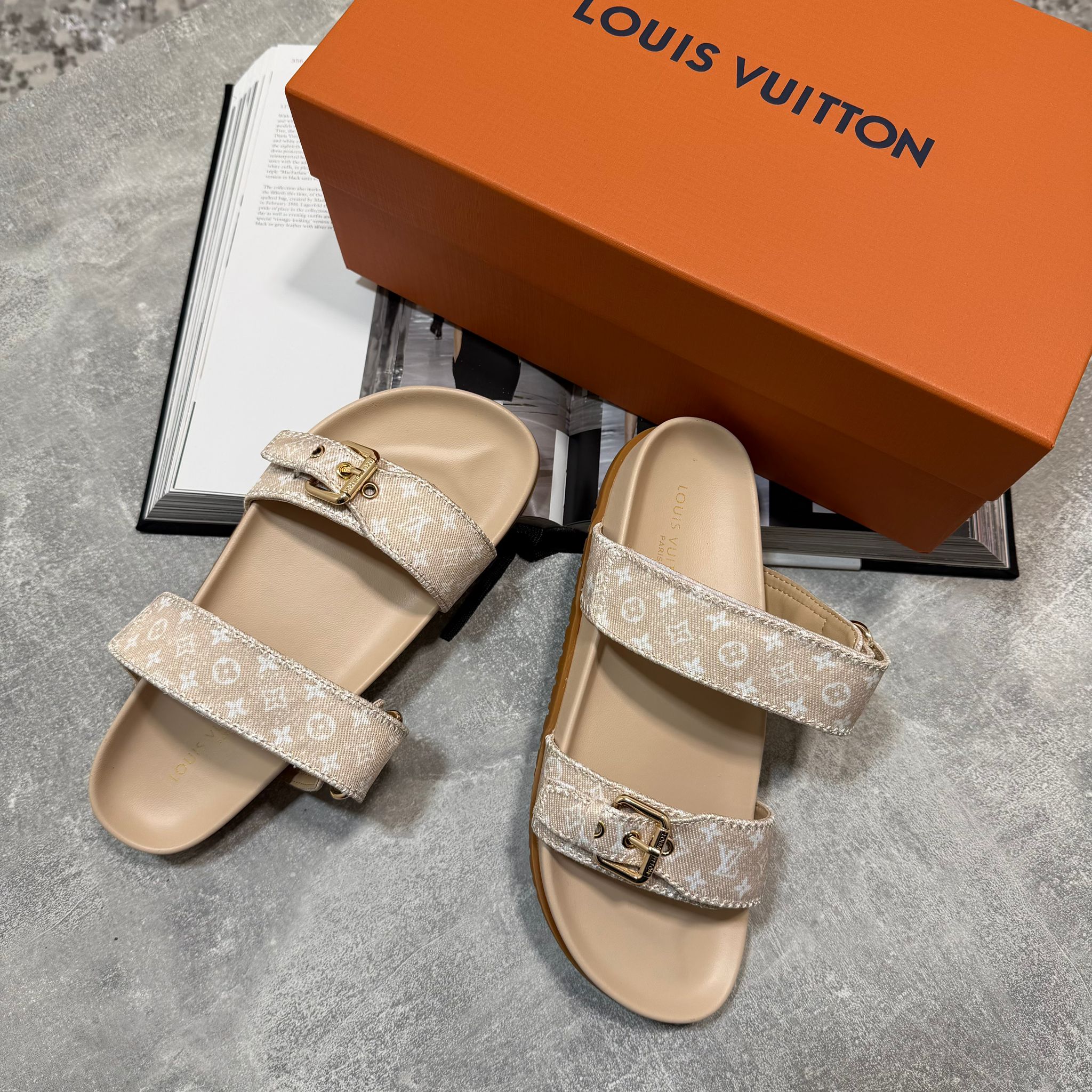 LV Slides Women - Image 4
