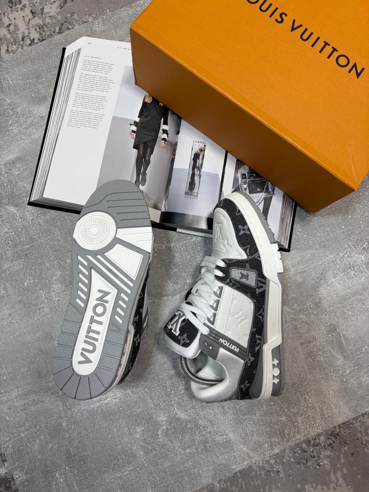 LV Sneaks Grey - Image 5