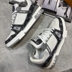 LV Sneaks Grey
