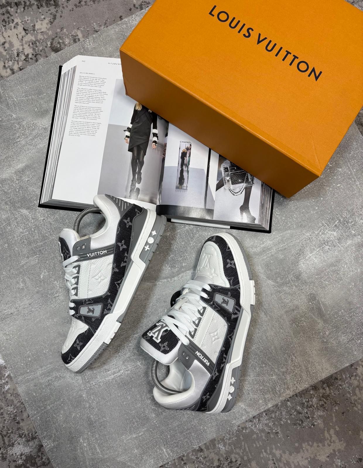 LV Sneaks Grey - Image 4