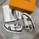 LV Sneaks Grey