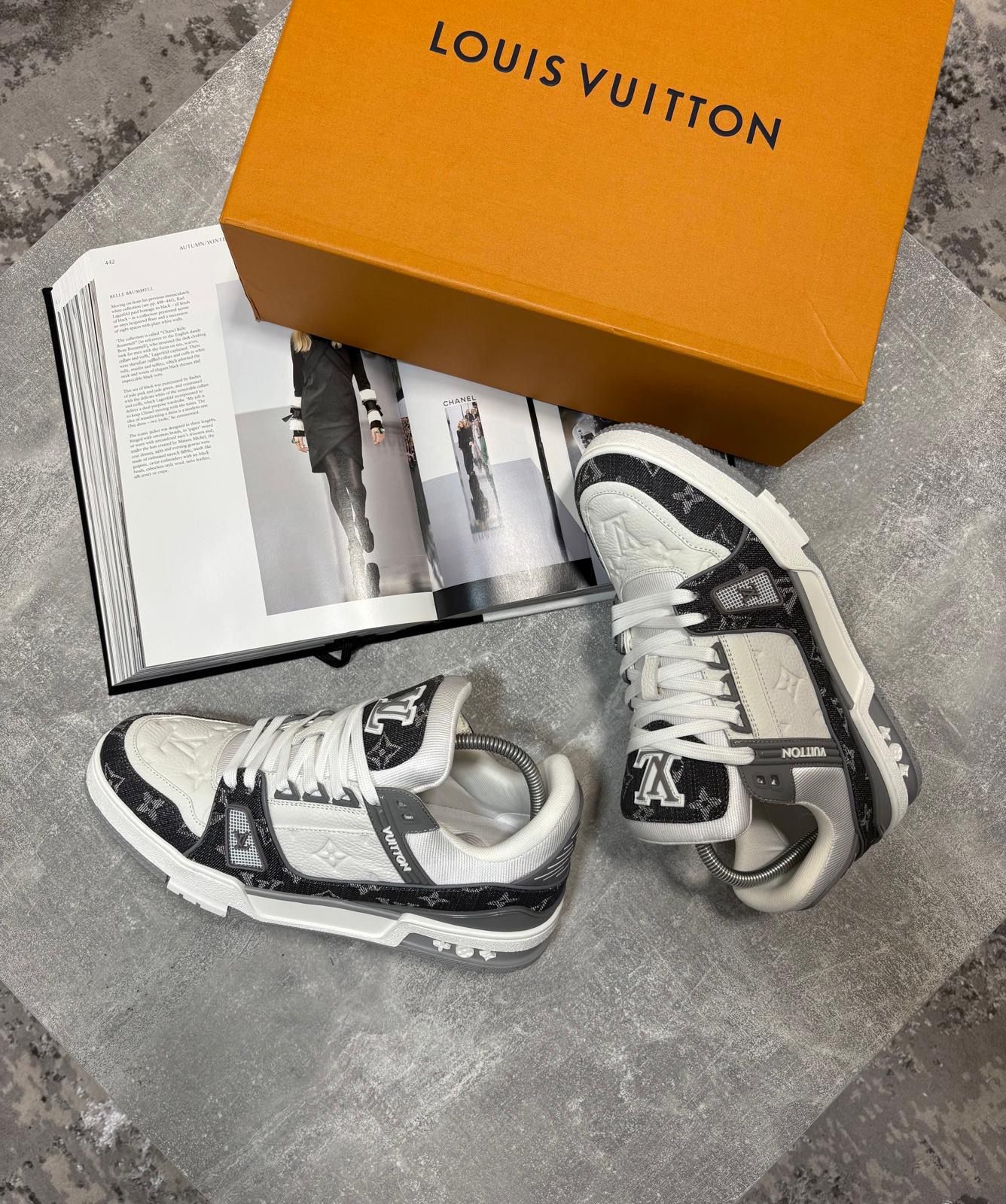 LV Sneaks Grey - Image 3