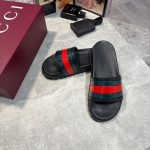 Ucci Slides