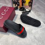 Ucci Slides