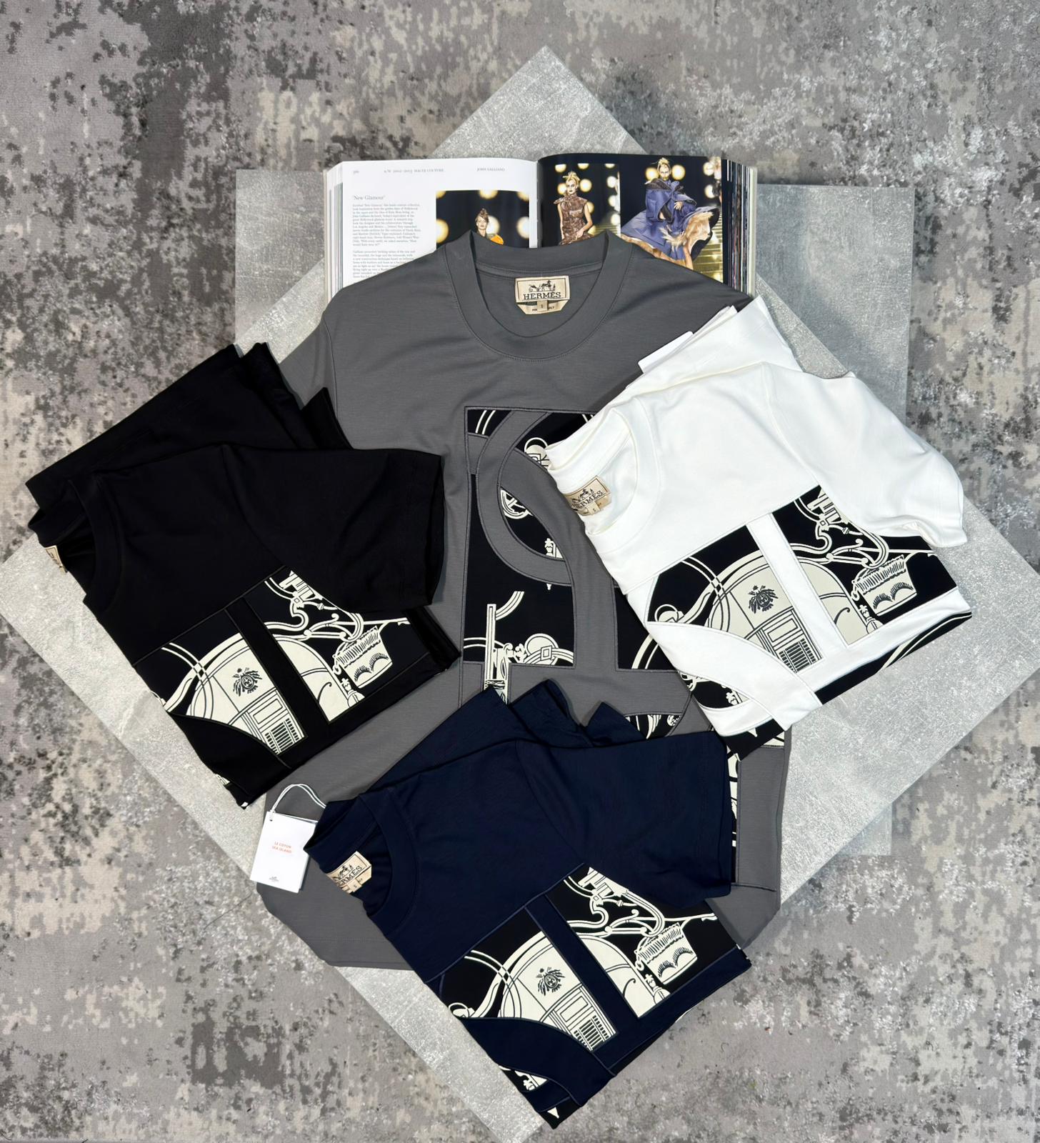 Herm Tshirt Navy - Image 3