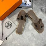 Herm Women sliders