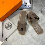 Herm Women sliders