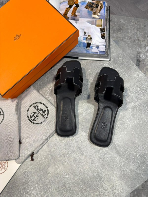 Herm Women sliders Black - Image 4