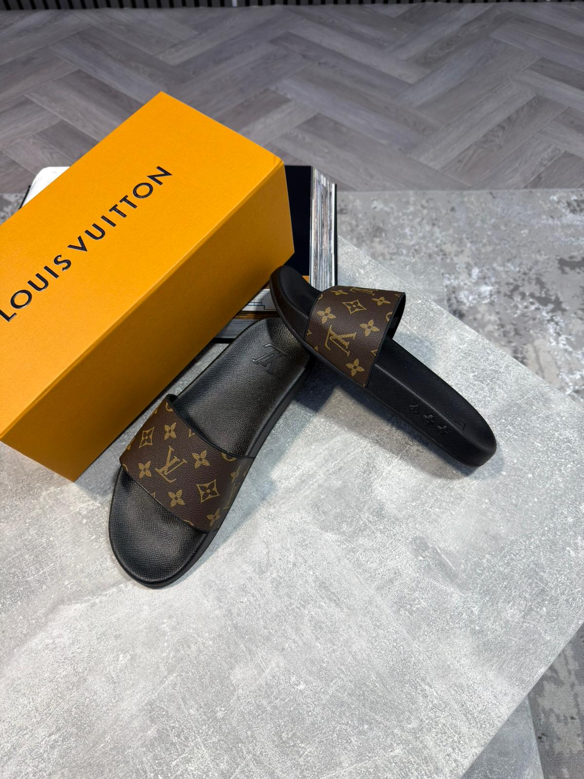 LV Brown Sliders - Image 3