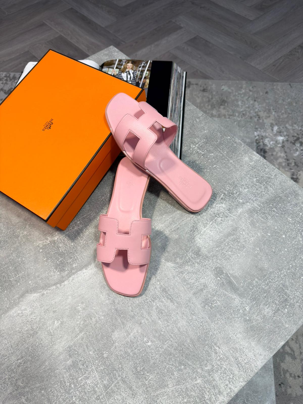 Herm Sliders Women - Image 3