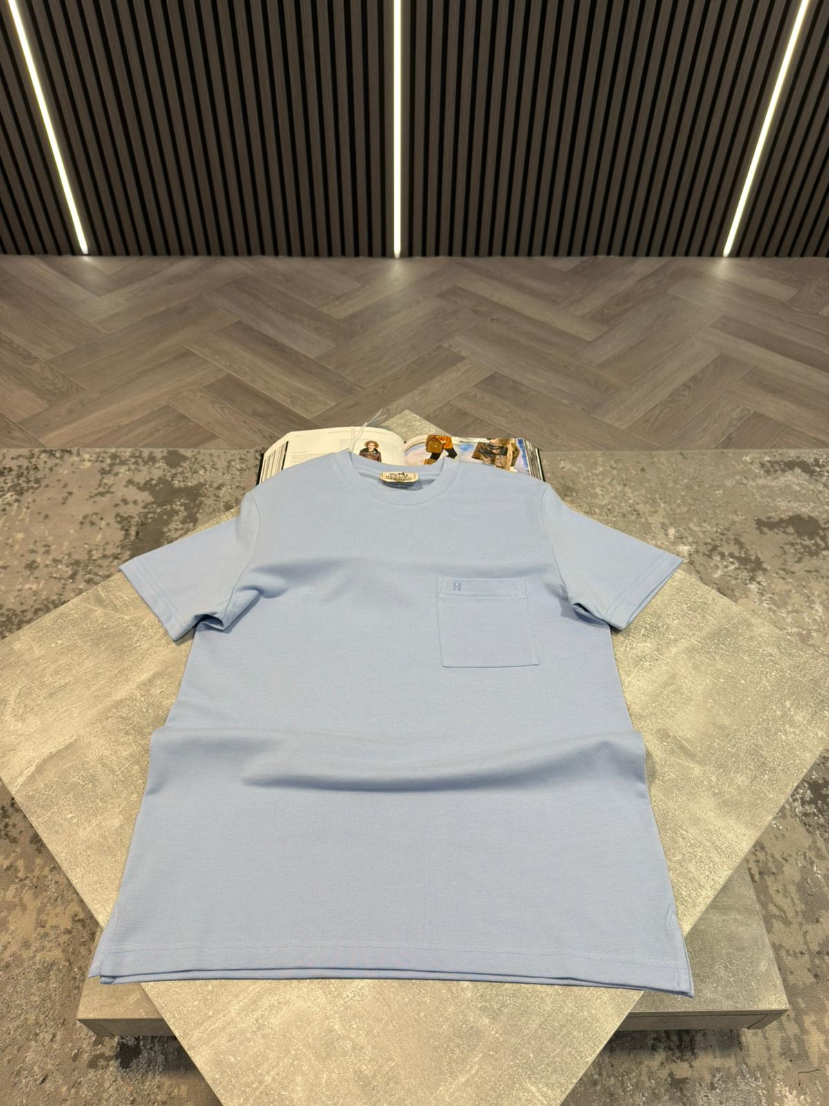 Herm Tshirt Sky - Image 2