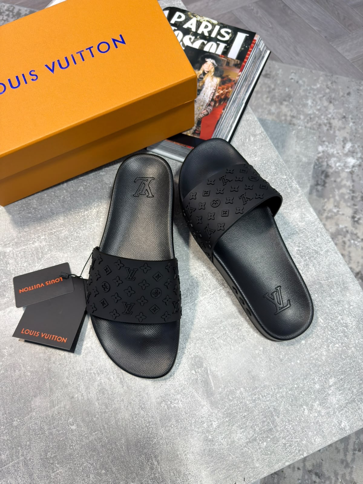 LV Slides Black