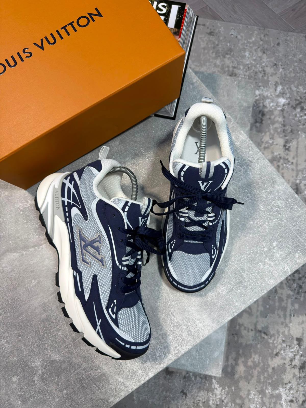 LV Tactic Runner Blue - Image 3