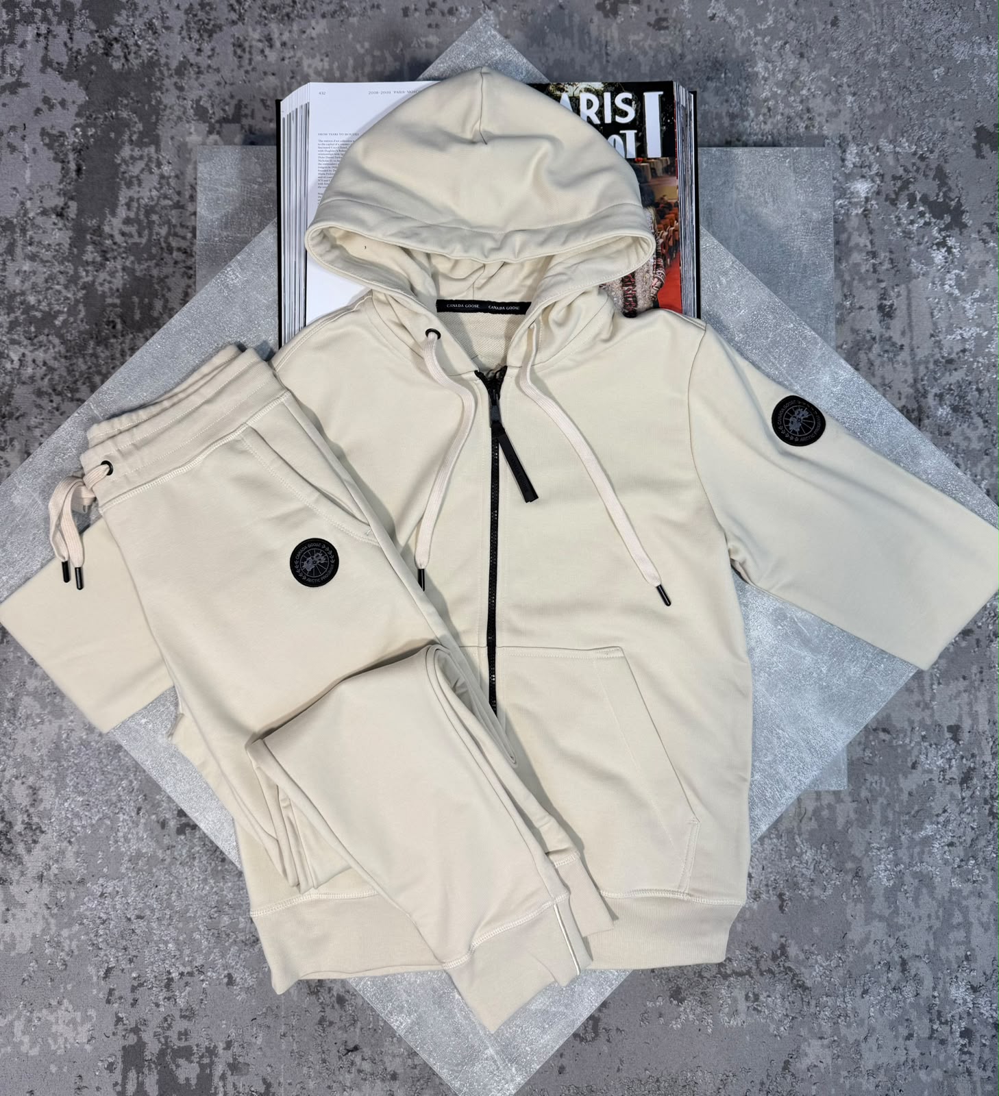 CG tracksuit Beige - black label