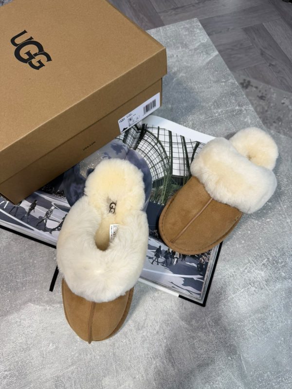 UGG Boots Tan - Image 2