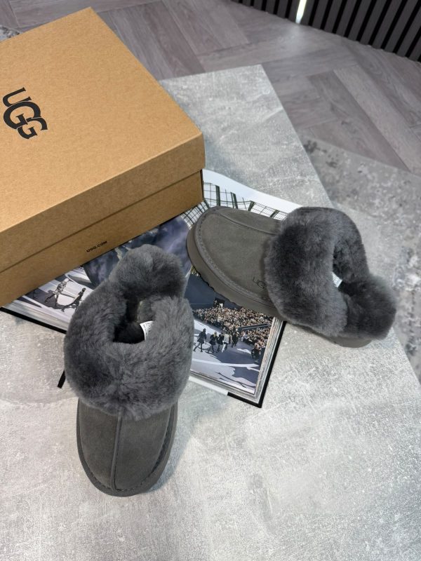 UGG Boots Grey - Image 3