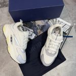 B22 Trainer - White